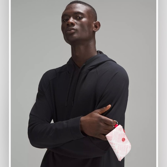 BNWT Lululemon Clippable Card Pouch Manifesto Print in White/Lulu Red - Picture 6 of 11